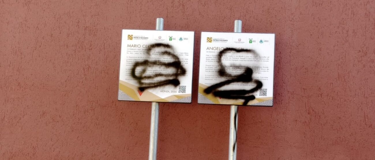 Monza pietre d'inciampo imbrattate targhe