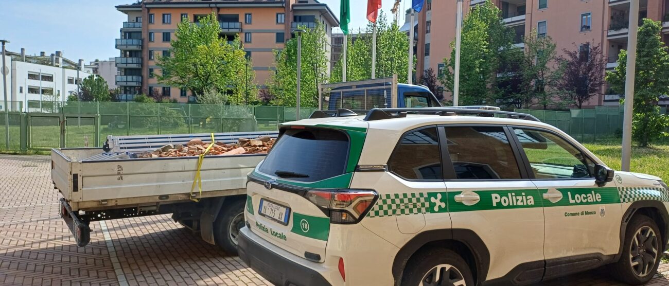 Monza 2026 Polizia locale autocarro sequestrato