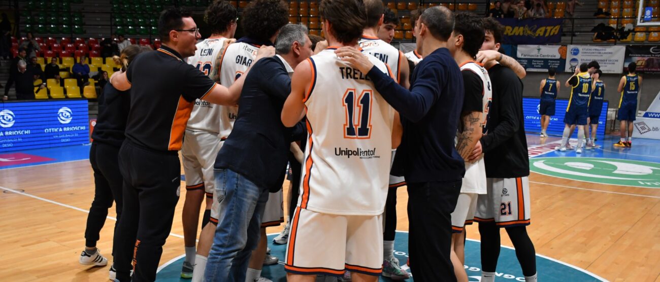 Basket Serie B Rimadesio saluto squadra