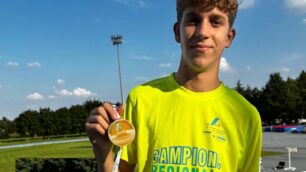 Seregno atletica Simone Chiuchiù podio