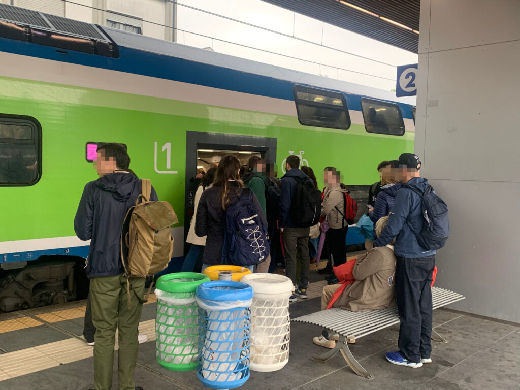Stazione Arcore 13 aprile 2026 attesa
