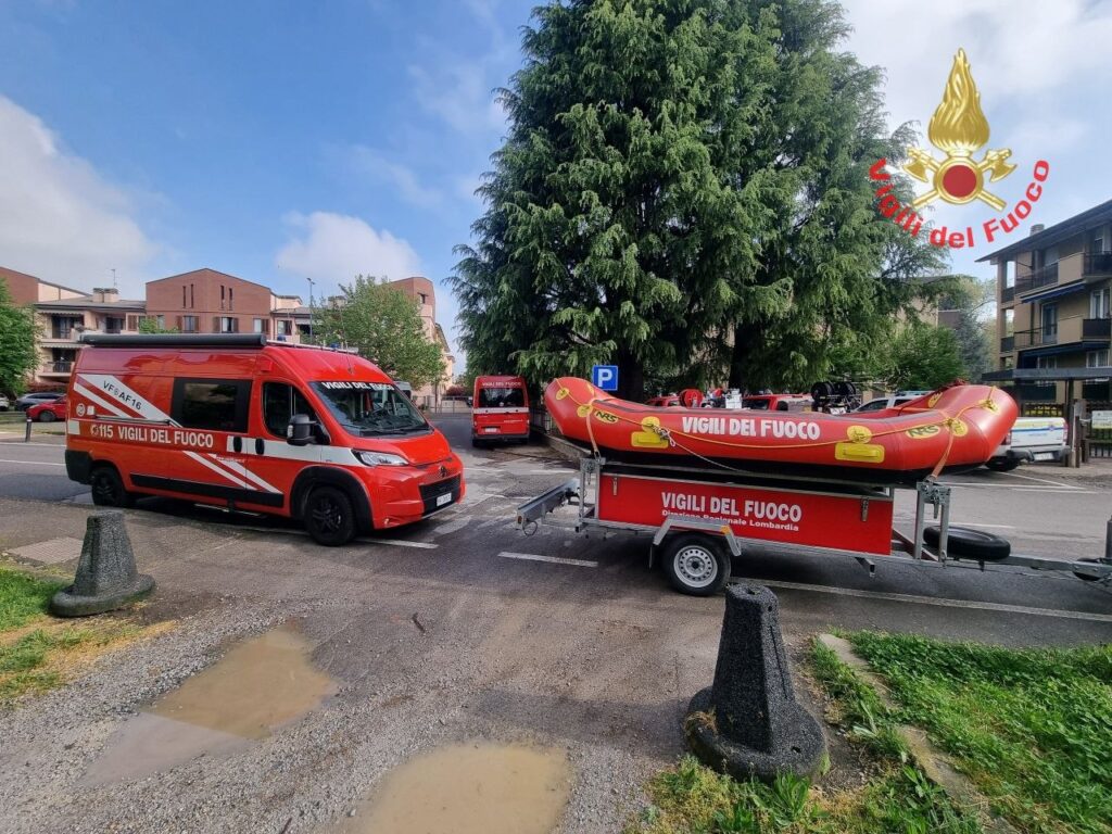 Vigili del fuoco ricerche Mezzago mezzi speleofluviali - foto Vigili del fuoco