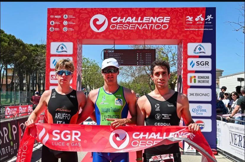 Lissone Triathlon 2026 Simone Ceddia primo da destra podio Cesenatico