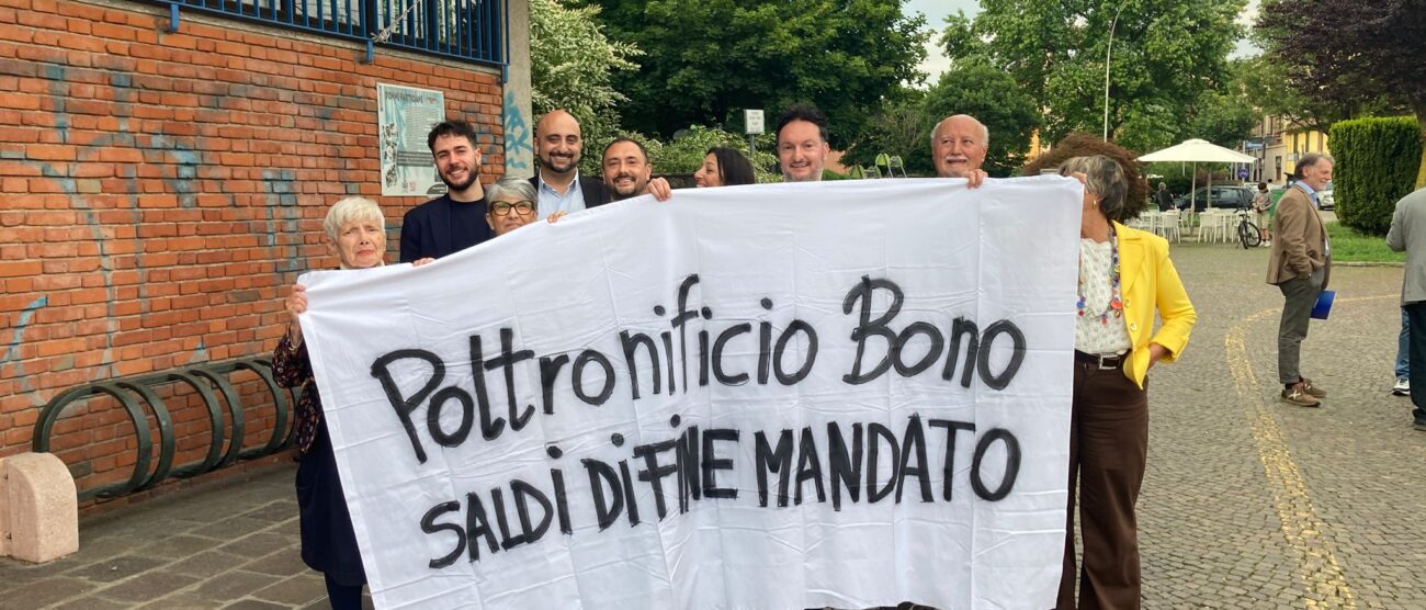 Arcore sindaco Bono protesta Pd