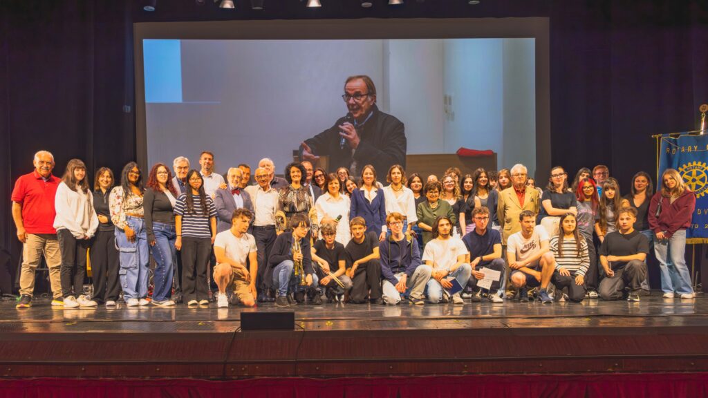 Monza Manzoni progetto di critica teatrale