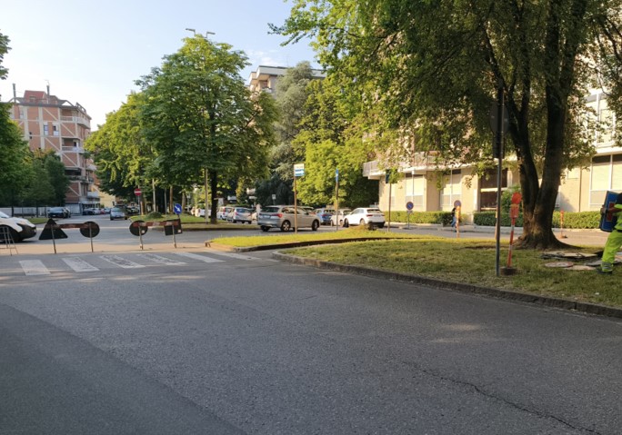 Monza Triante cantiere Zona 30 via Monte Cervino