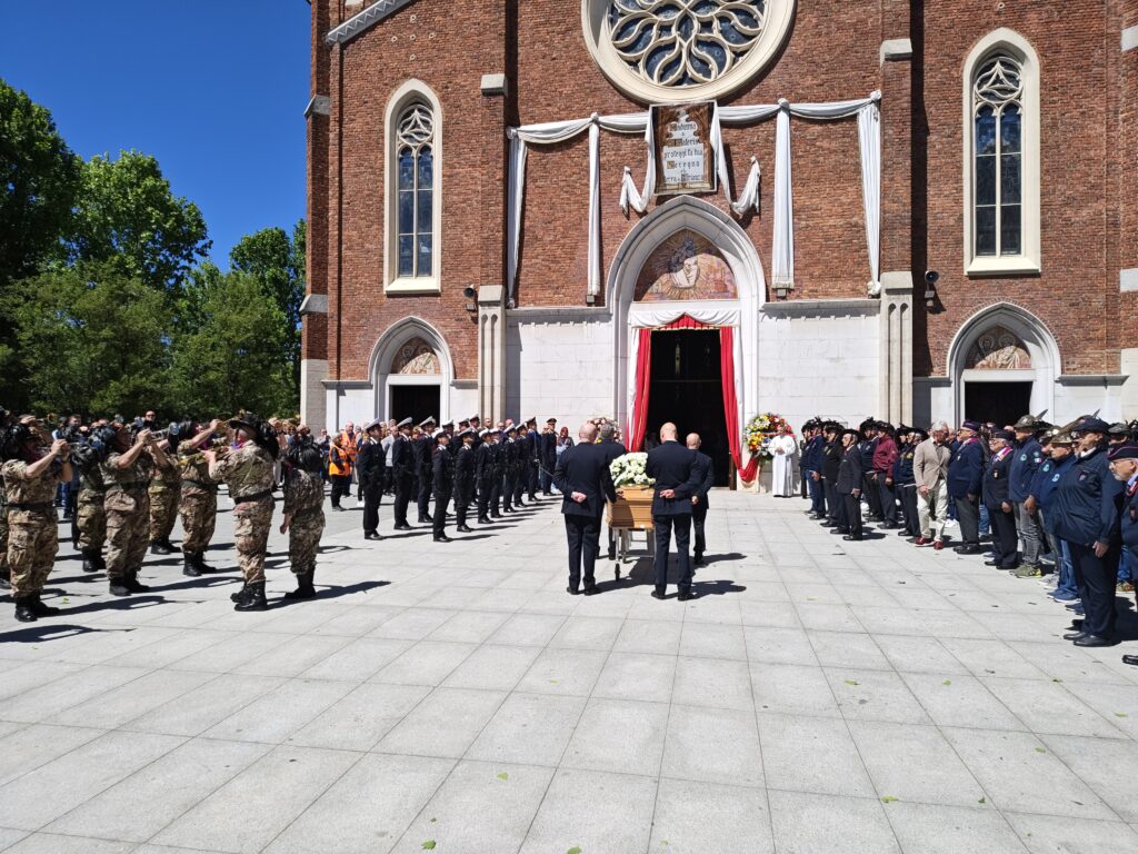 Seregno 2026 Polizia locale lutto Felice Buzzi funerale