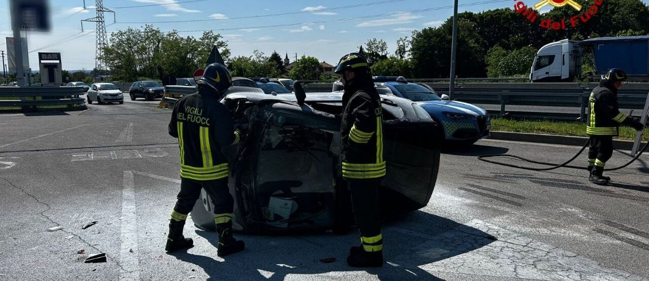 Statale 36 Verano incidente area di servzio vigili del fuoco