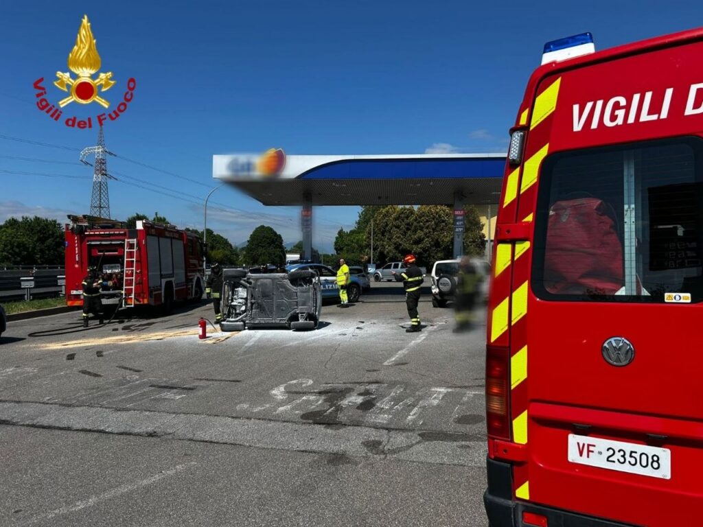Statale 36 Verano incidente area di servzio vigili del fuoco soccorsi
