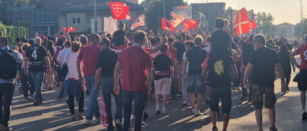 Finale playoff Monza Catanzaro tifosi Monza