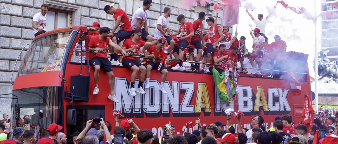 La festa del Monza per il ritorno in serie A