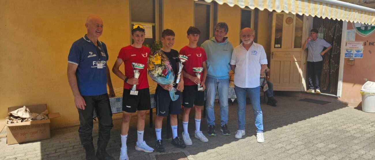 Ciclismo 2026 Salus Seregno Matteo Jacopo Gualtieri (al centro maglia scura Prmiaa.Orta