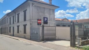 Cesano Maderno parcheggio via Cavour