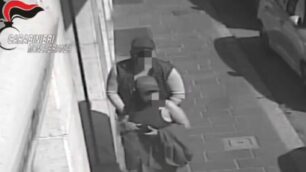 Un frame di un video diffuso dai carabinieri di Desio