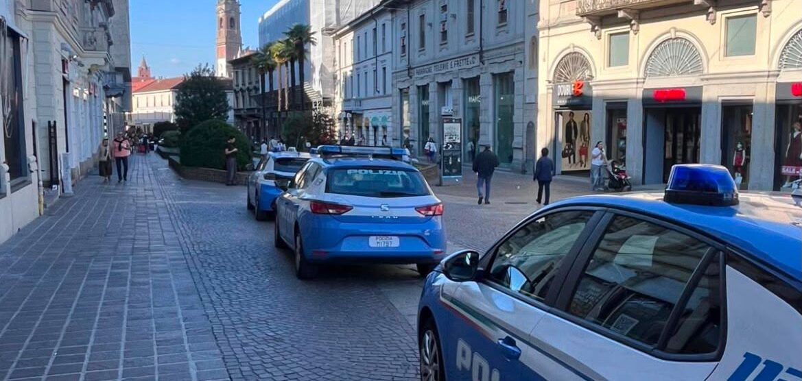 La Polizia di Stato in centro a Monza