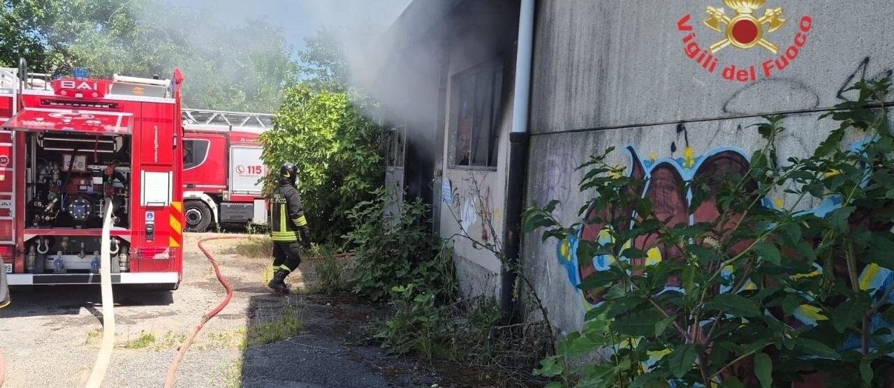 Varedo 2026 vigili del fuoco ex Snia intervento