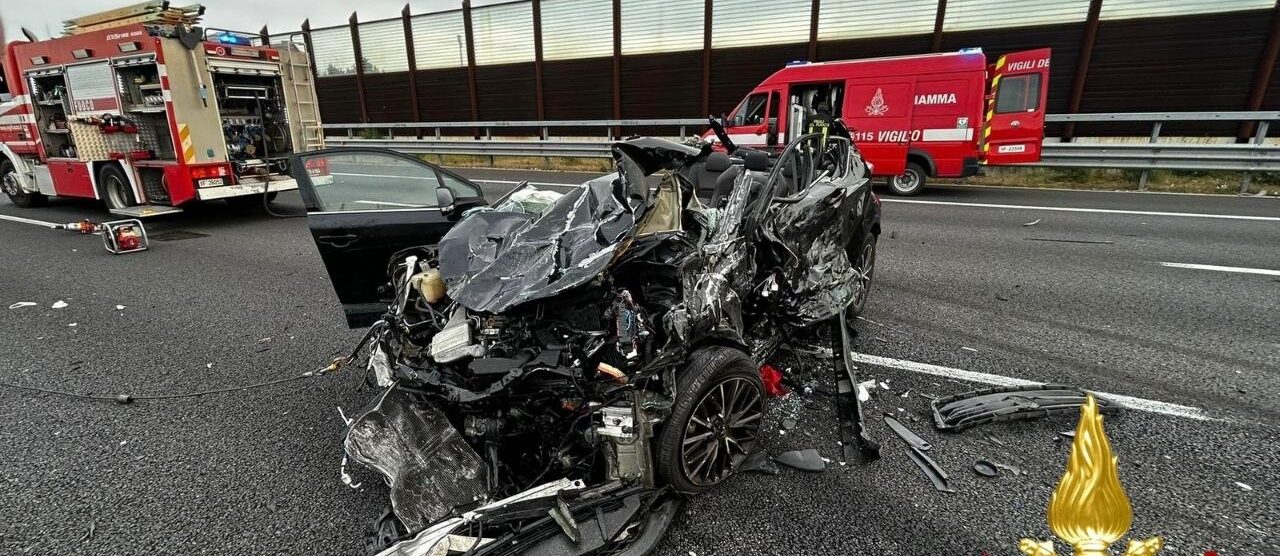 Una delle auto coinvolte nell'incidente sulla A4