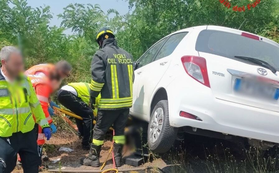 L'intervento dei vigili del fuoco a Brugherio