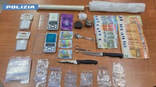 La droga e il denaro sequestrati dalla Polizia a Seveso
