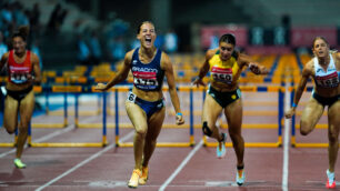 Atletica Assoluti Firenze Polzonetti arrivo 100 hs- foto Grana:Fidal