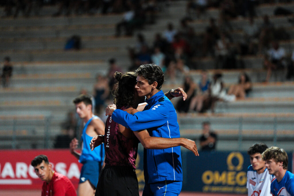 Atletica Assoluti Firenze Sioli abbraccio Tamberi- foto Grana:Fidal