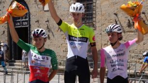 Ciclismo 2026 podio Pisa Volterra da sinistra Gualtieri Lodovisi Mori