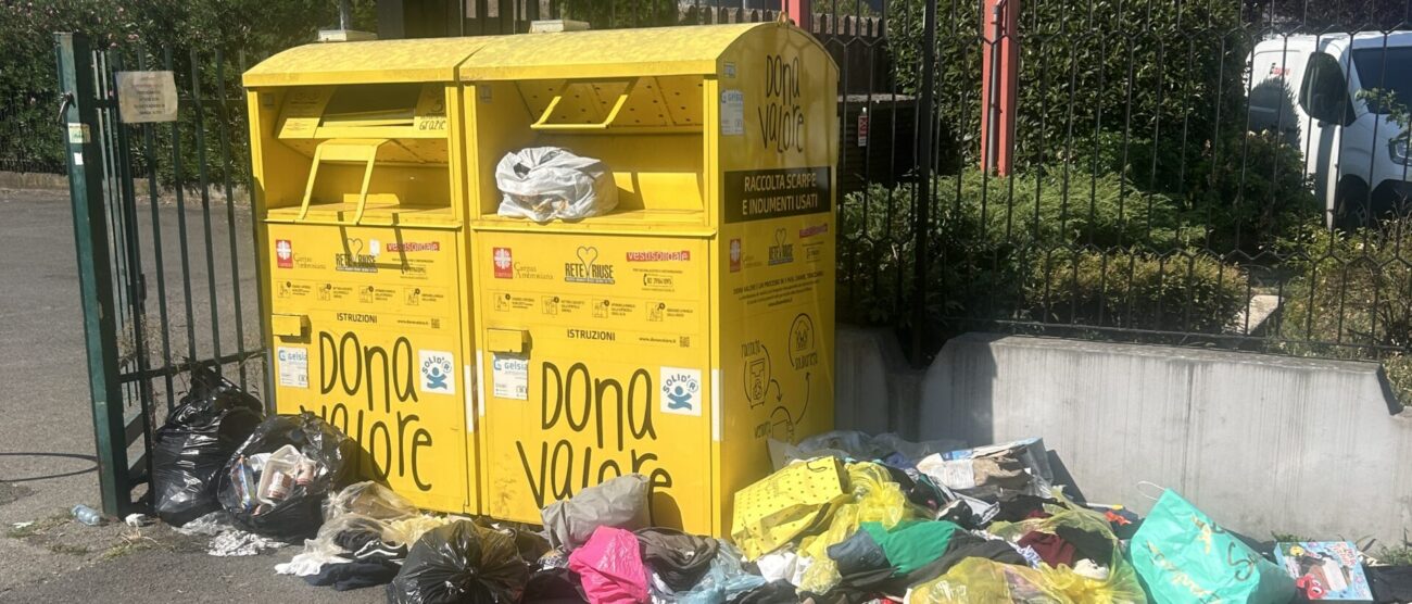 Desio cassonetti gialli rifiuti