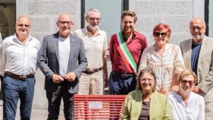 Seregno 2026 Lions Club Seregno Brianza corso del popolo panchina rossa vandalizzata riparazione