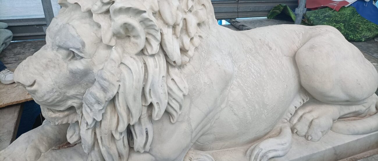 Monza Leone ponte dei leoni muso restaurato