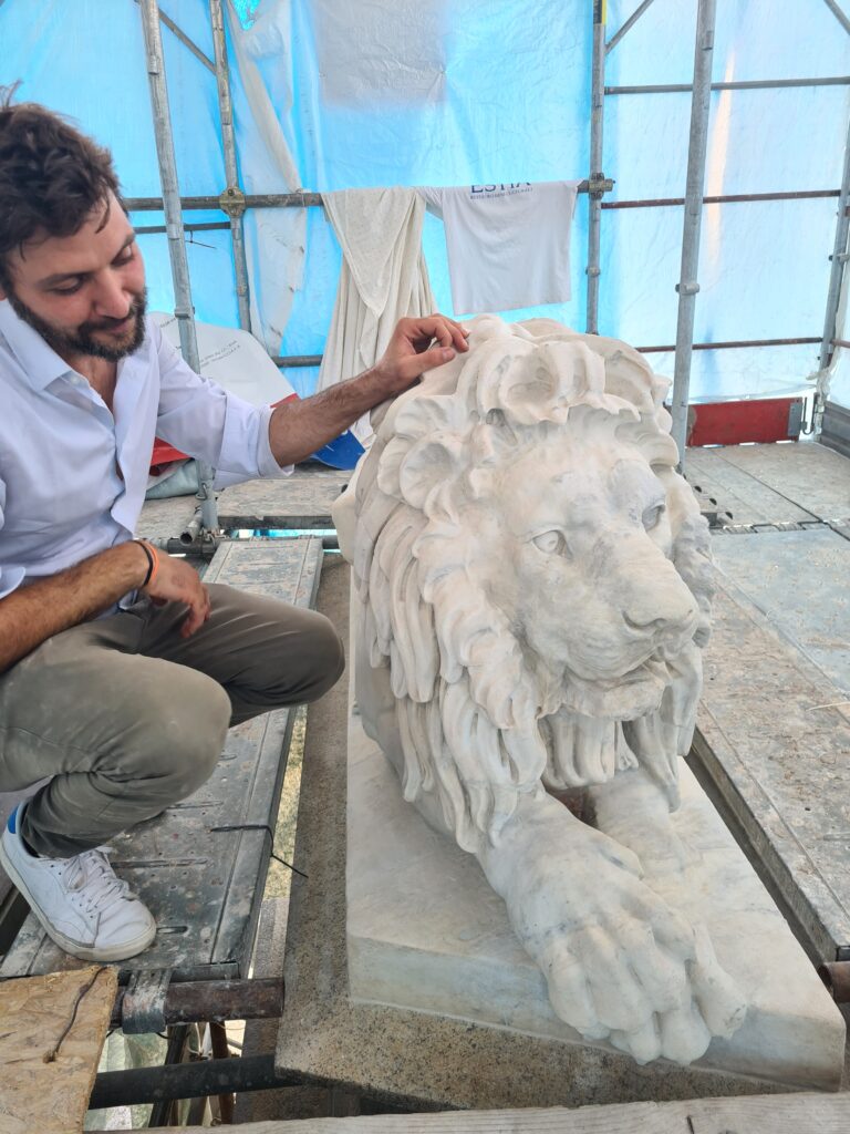 Monza Leone ponte dei leoni restauro