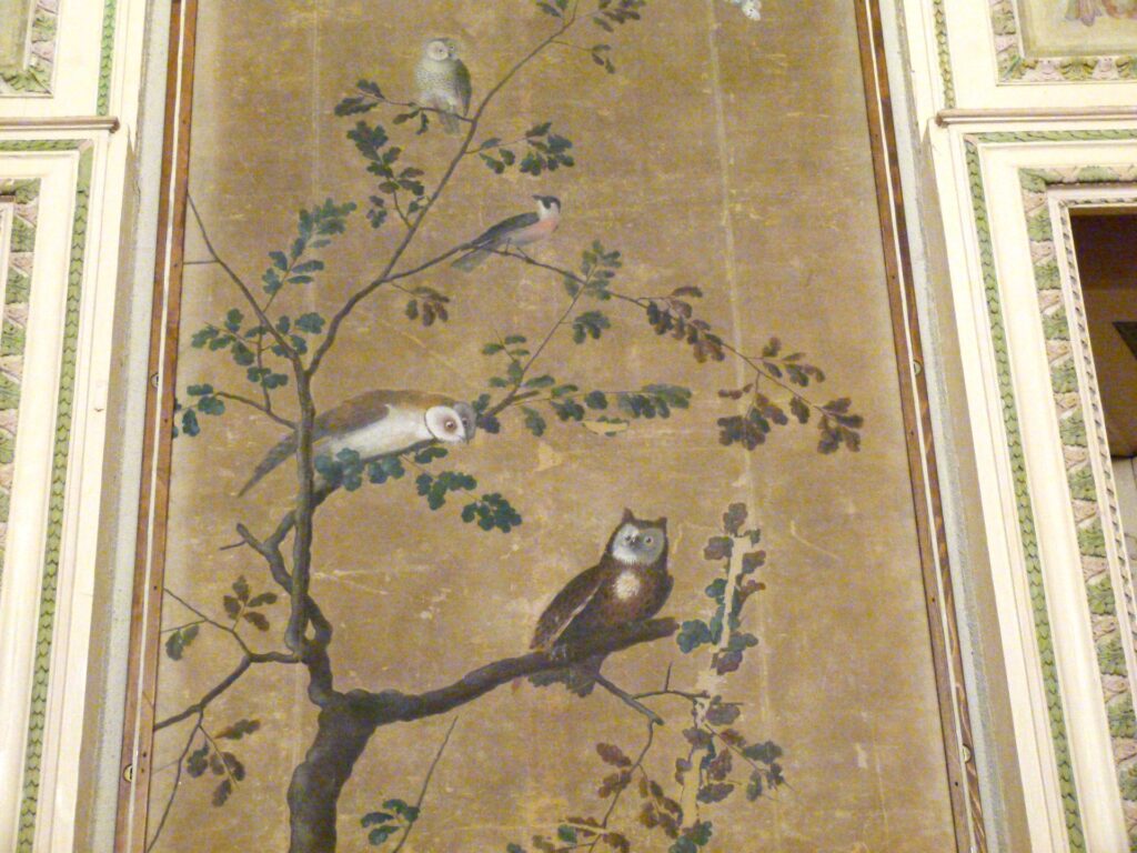 Monza Villa reale Pannelli tessili Raineri gufi