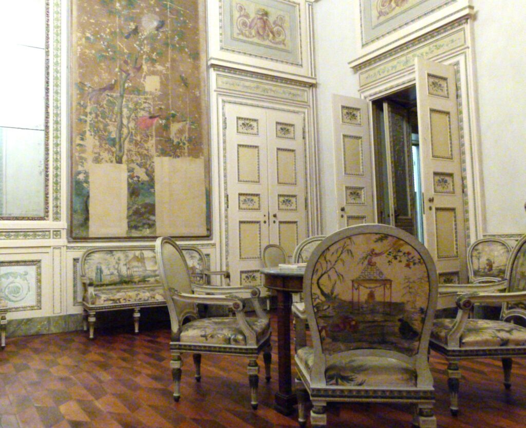 Monza Villa reale Pannelli tessili Raineri sala degli uccelli