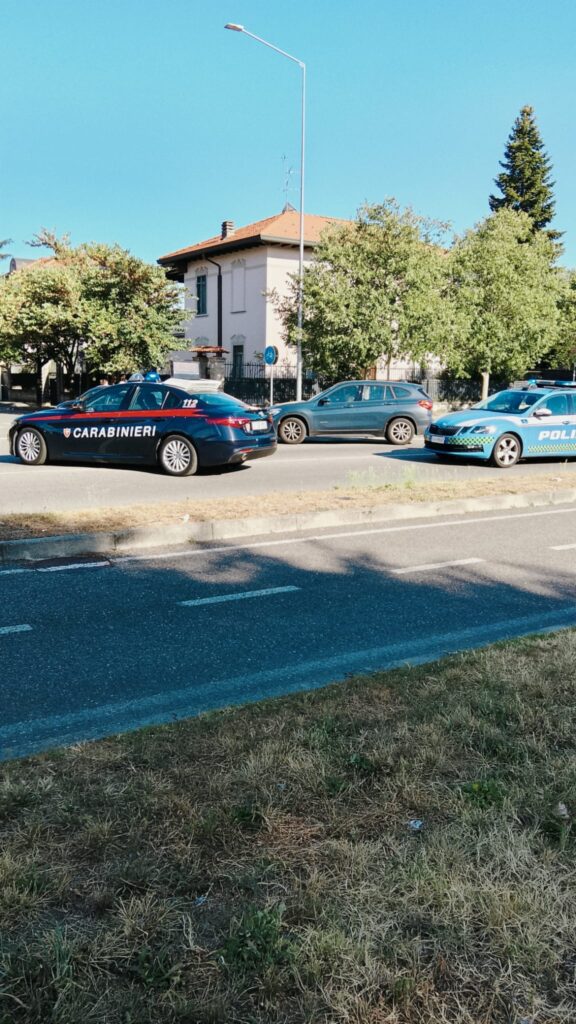 Monza incidente viale Lombardia carabinieri