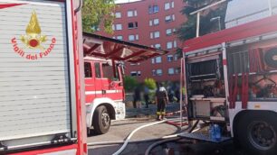 Monza vigili del fuoco incendio stabile vicino ospedale