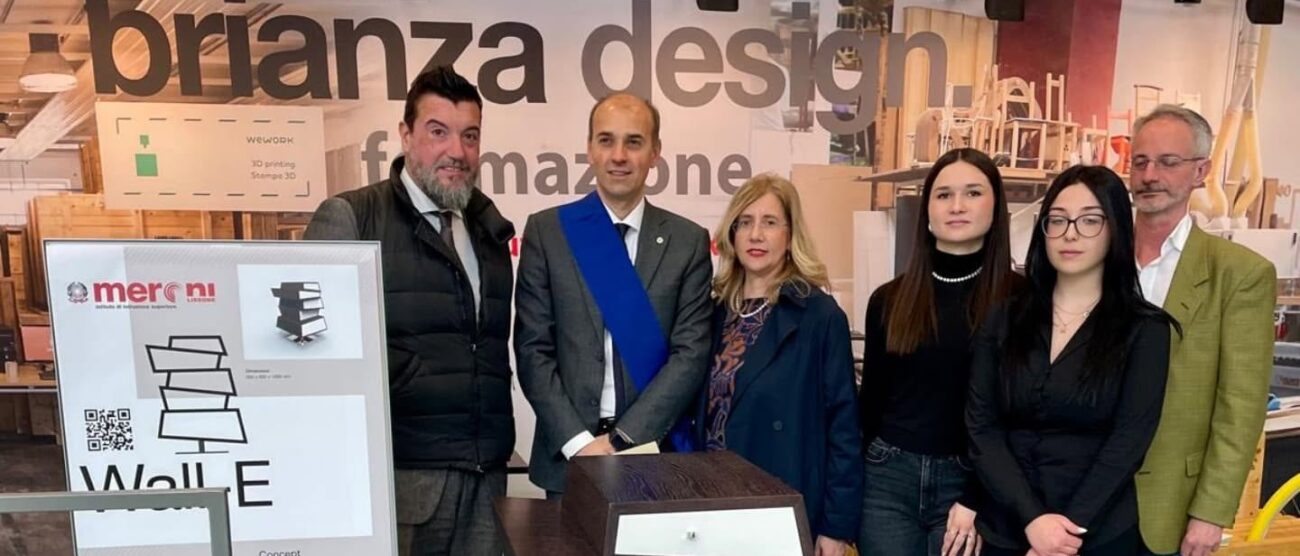 Scuola Calì al Salone del Mobile con presidente Provincia Santambrogio
