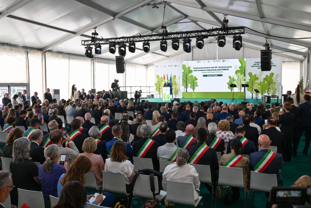 Seveso 50 anni Icmesa platea