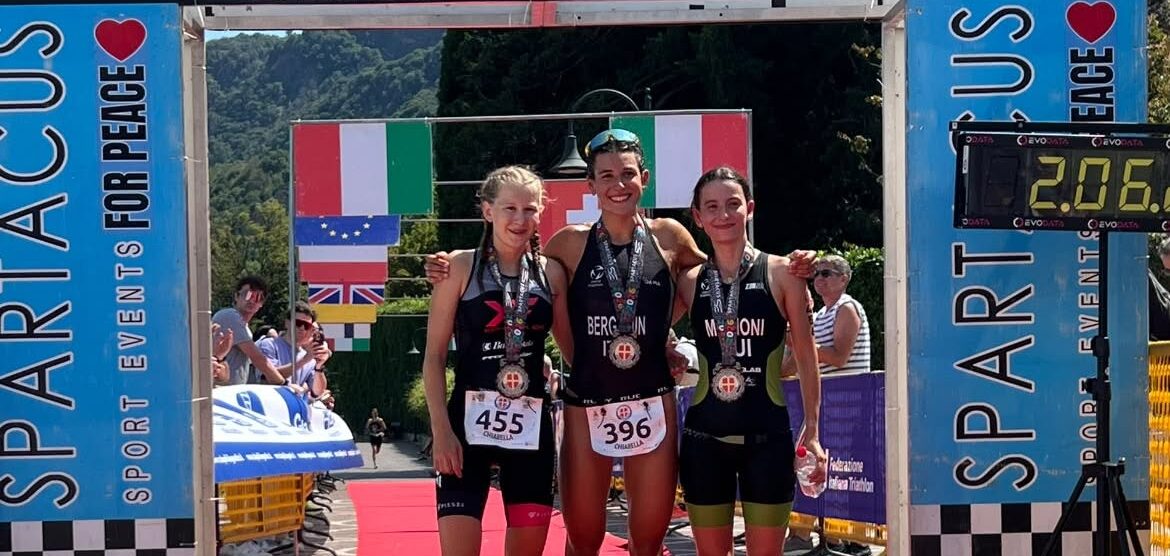 Triathlon 2026 Sprint Como da sx Martina Buri Giulia Bergamin Laura Marioni