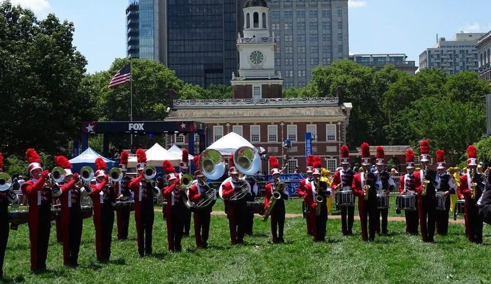 Triuggio Marching Band Usa esibizione davanti alla Independence Hall