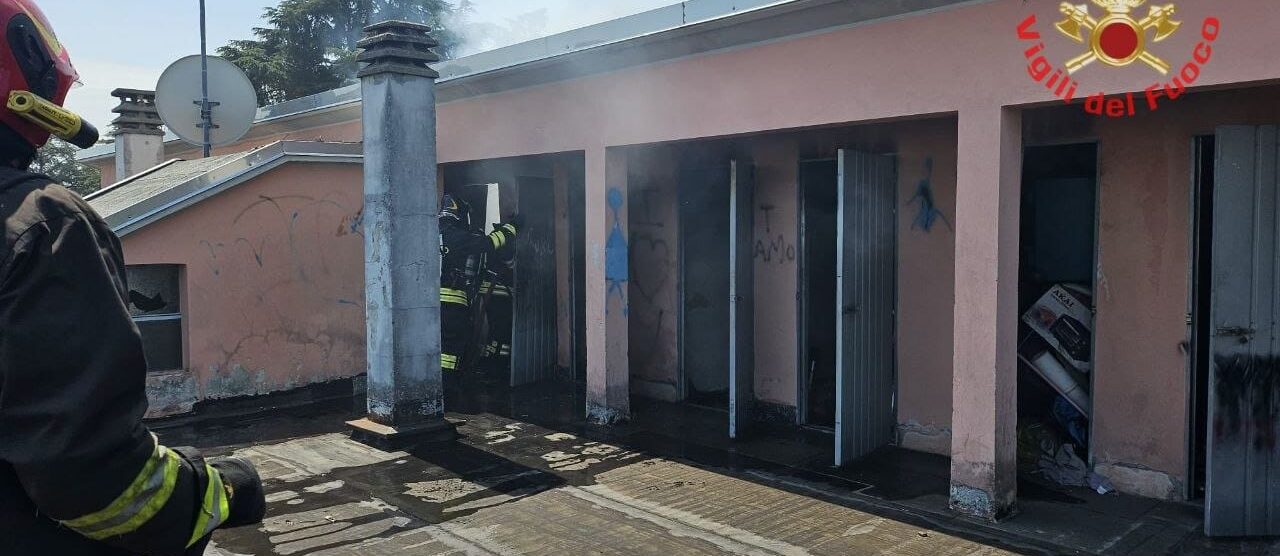 Barlassina 2026 Vigili del fuoco deposito incendio