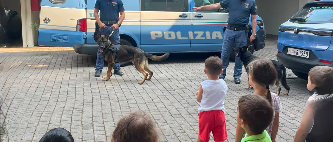 Cani poliziotto all'asilo nido di Lissone