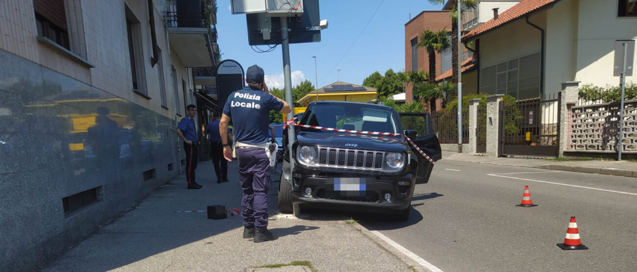 La jeep finita fuori strada a Muggiò