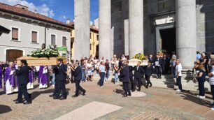 Seregno 2026 incidente aereo Perù funerale Angelucci