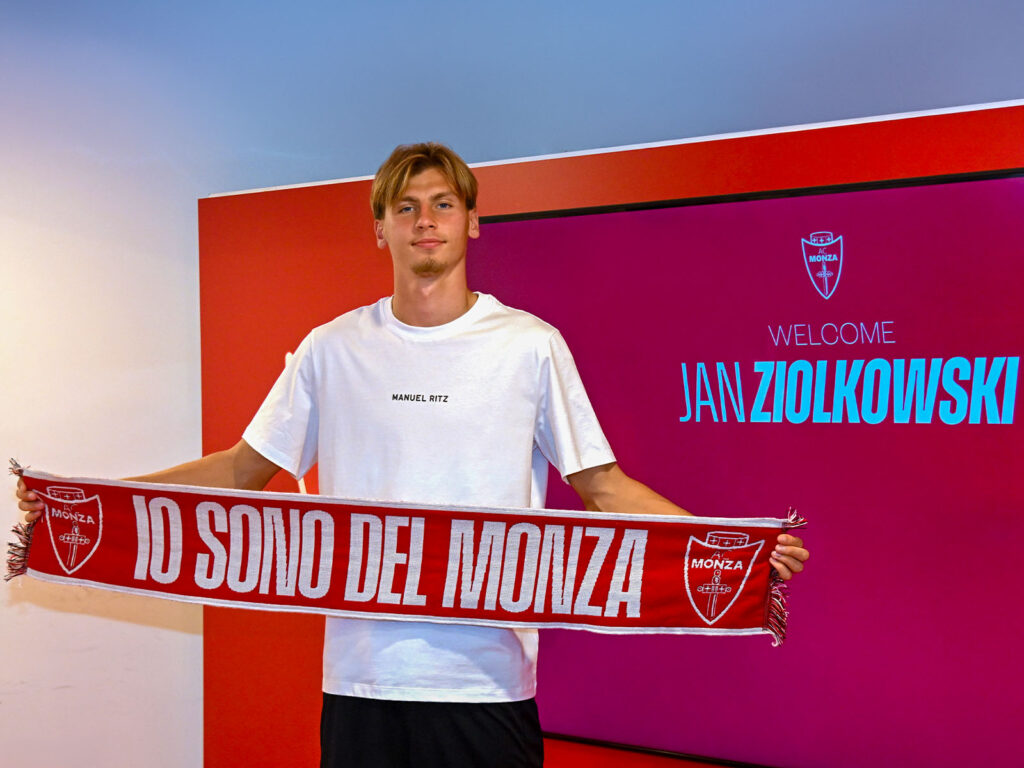 Calcio Monza 1912 Jan Ziolkowski sciarpa - foto Ac Monza