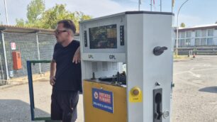 Il distributore di carburante Bayfin a Desio