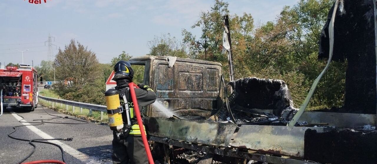 Il camion andato in fiamme