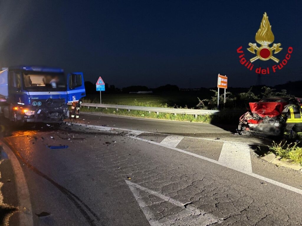 Ceriano Laghetto incidente auto camion benzina