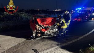 Ceriano Laghetto incidente frontale auto