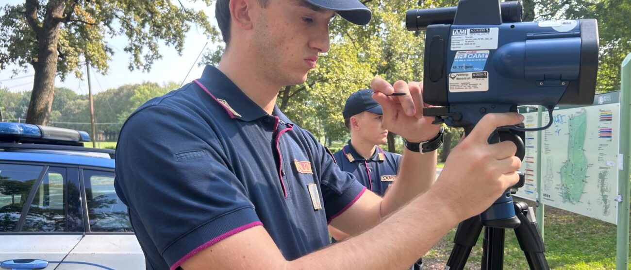 La Polizia stradale con il Telelaser a Monza