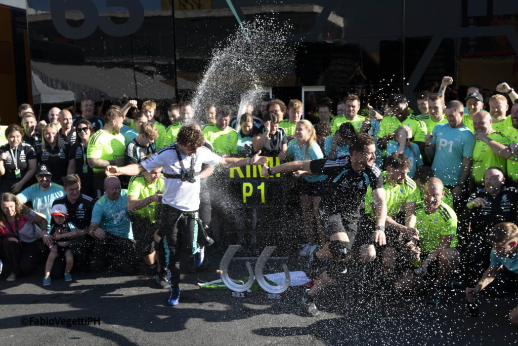 Gp Spagna F1 2026 Antonelli festa box - foto Vegetti il CittadinoMB