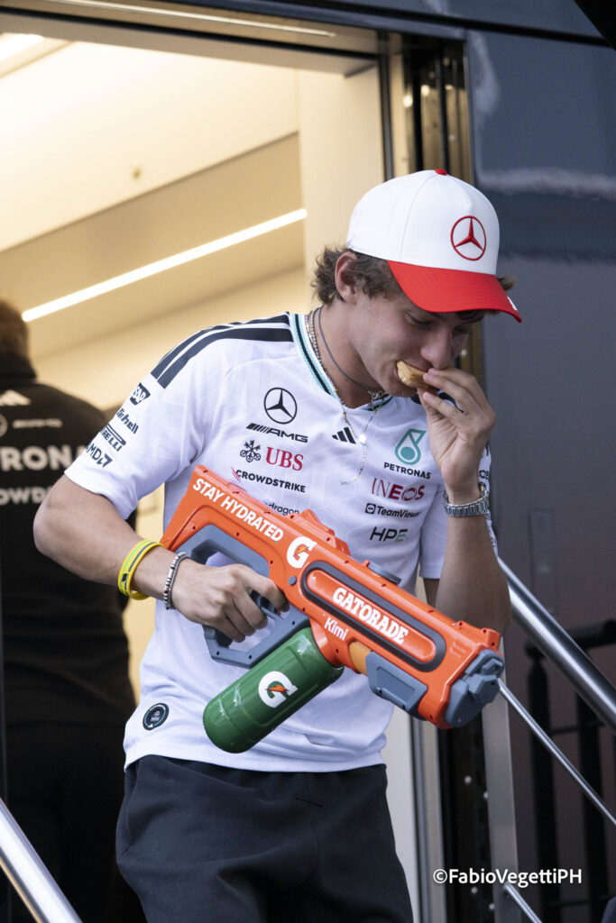 Gp Spagna F1 2026 Kimi Antonelli divertimento - foto Vegetti il CittadinoMB